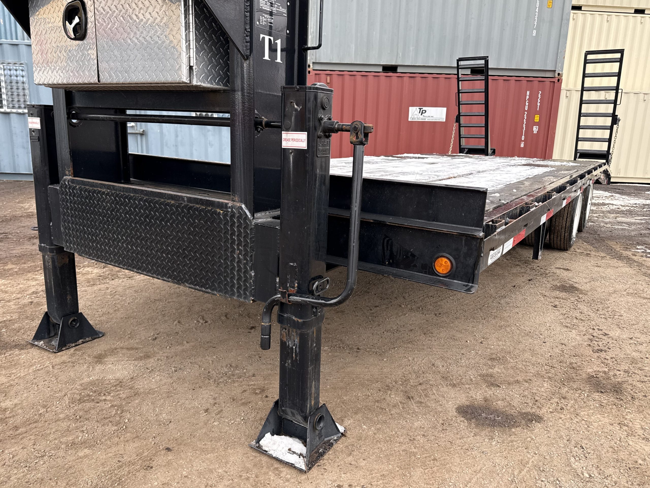 25.9K Equipment Flatbed Trailer photo 4