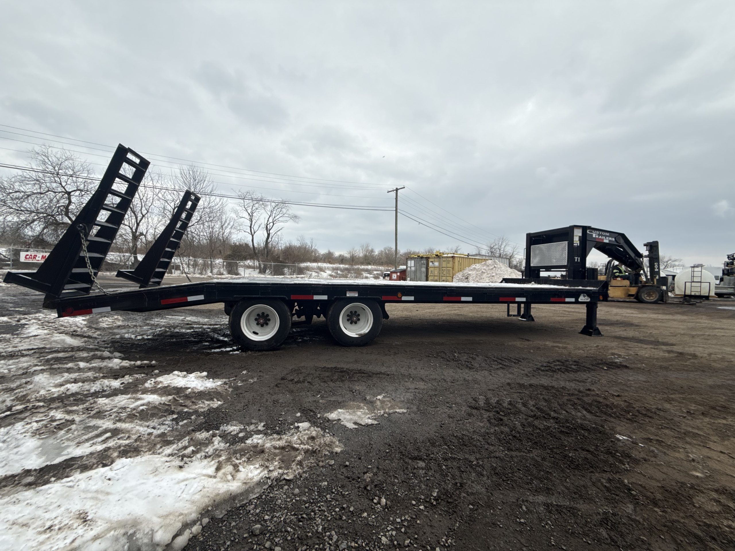 25.9K Equipment Flatbed Trailer photo 7